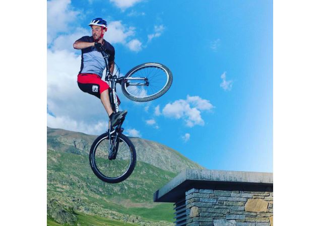 Aurelien fontenoy en plein saut