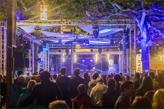 foule devant la scène - Jyhell photographe