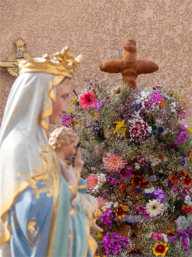 La pyramide de pain et la vierge - OTHMV
