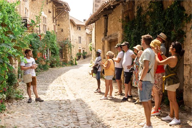 Visite guidée de Pérouges - Marilou Perino