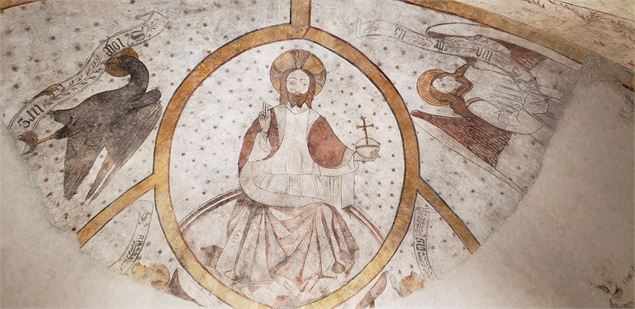 Christ en mandorle dans le chœur de l'église de St Maurice de Gourdans - Marilou Perino