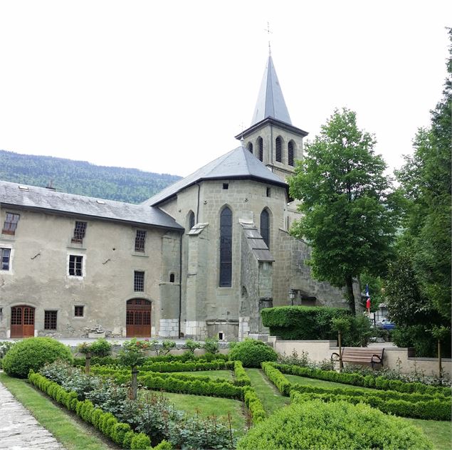 visiteguideegroupeprieurechateauthomasIIaixlesbainsrivieradesalpes