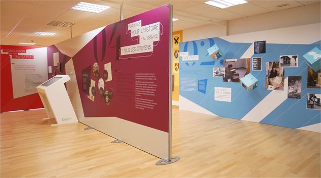 Exposition scénographiée - Archives départementales de la Haute-Savoie