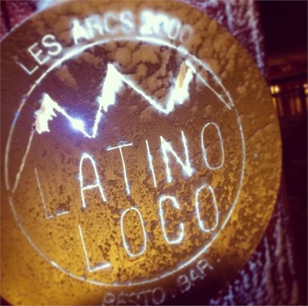 El Latino Loco bar de nuit