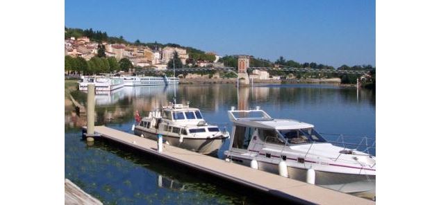 Halte fluviale à Trévoux - Communauté de communes Saône Vallée