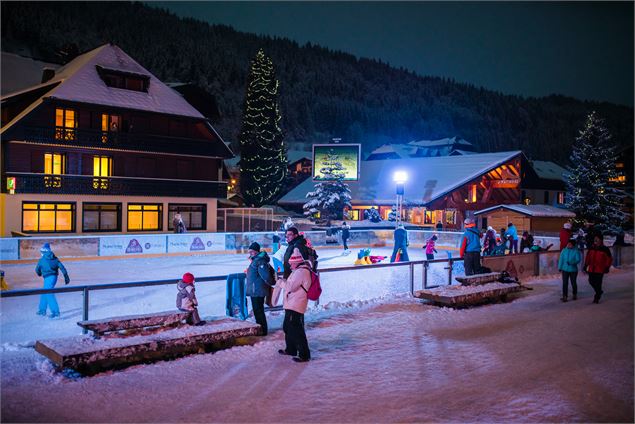 Patinoire extérieure Morzine - Oliver Godbold