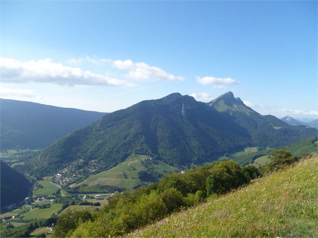 Vue sur les Aillons-Margériaz - OT Aillons-Margériaz