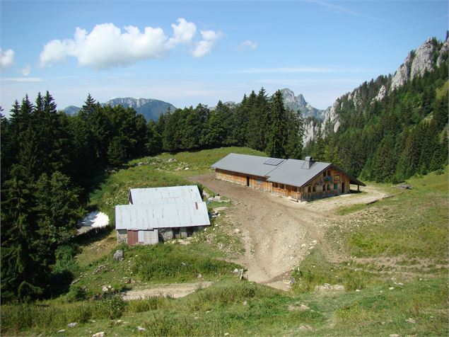 Arrivée sur les chalets d'Ouzon - CCPEVA