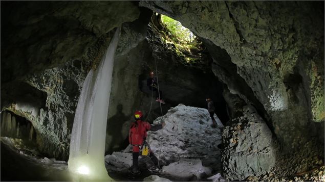 Spéléorando Porte Cochère-Tanne du Névé - PNR du Massif des Bauges