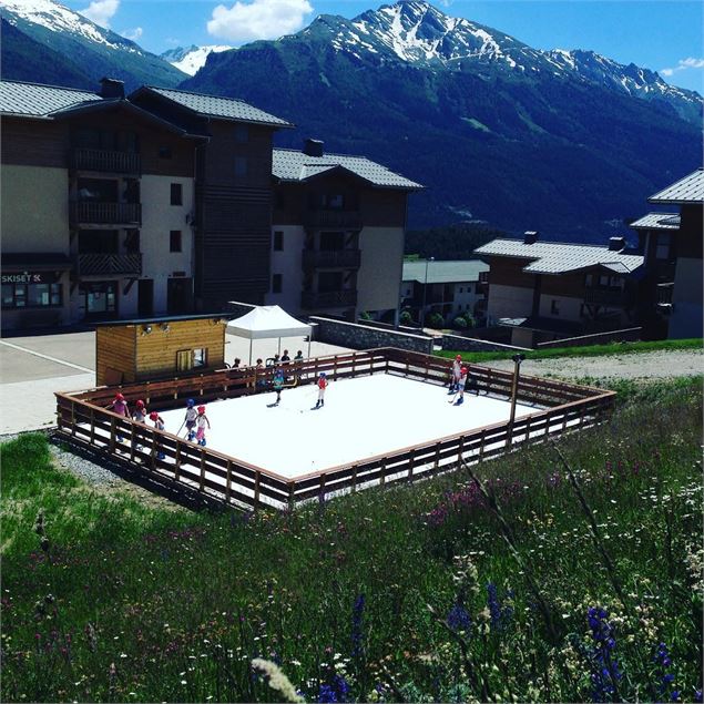 Patinoire synthétique