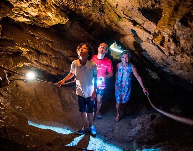 Grotte de Seythenex - Peignée verticale