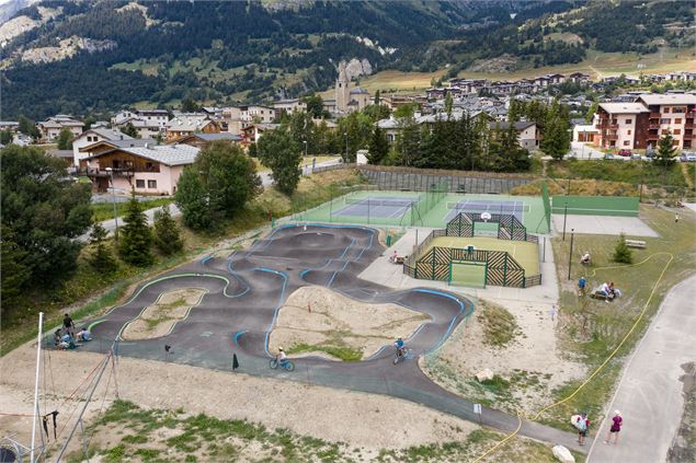 Vue d'ensemble base de loisirs de La Buidonnière à Aussois - A.Pernet