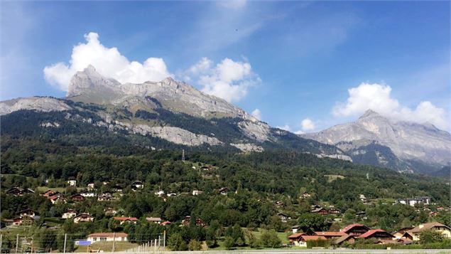 Chaine des fiz vue depuis la vallée - ©Fanny Bouillet