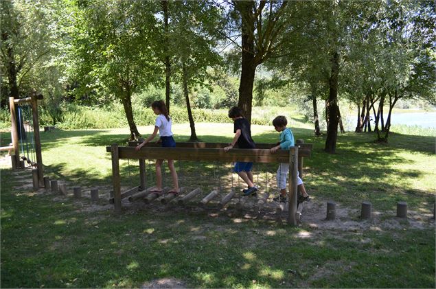 Jeux pour enfants au Lac des Hurtières - OT Porte de Maurienne