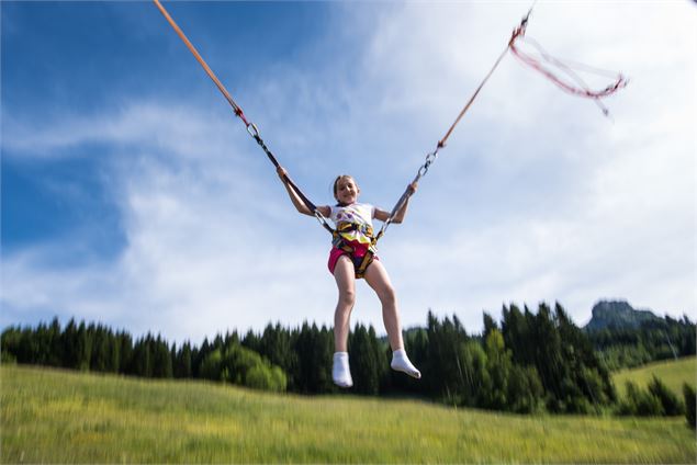 Annecy trampoline La Sambuy Seythenex - T. Nalet Office de tourisme Sources du lac Annecy