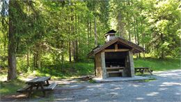 Aire de barbecue à Lormay - csardin - Le Grand-Bornand tourisme