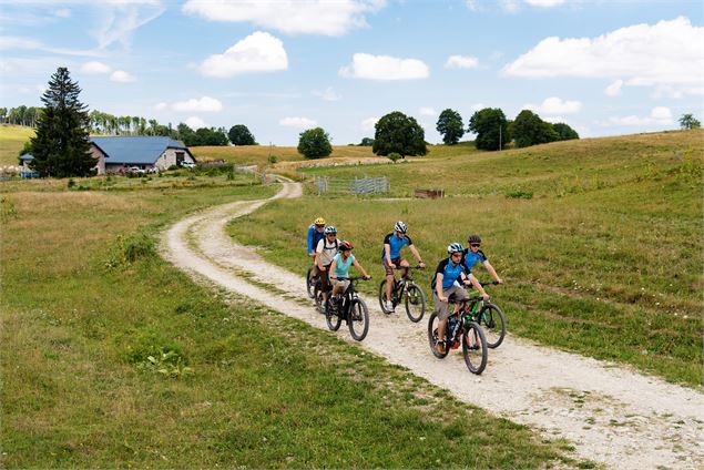 Parcours VTT 14 rouge - Retord - les balcons du Mont Blanc - Espace FFC Ain Forestière_Haut Valromey
