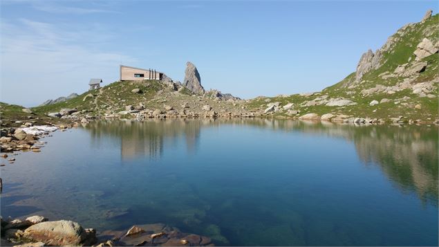 Lac et refuge de Presset vallée de la Plagne - Delphine Counil