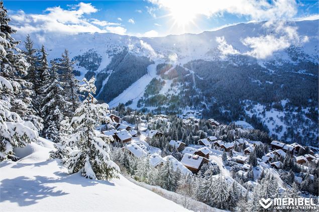 Vue sur le village de Méribel depuis les hauteurs - Méribel Tourisme - Sylvain Aymoz