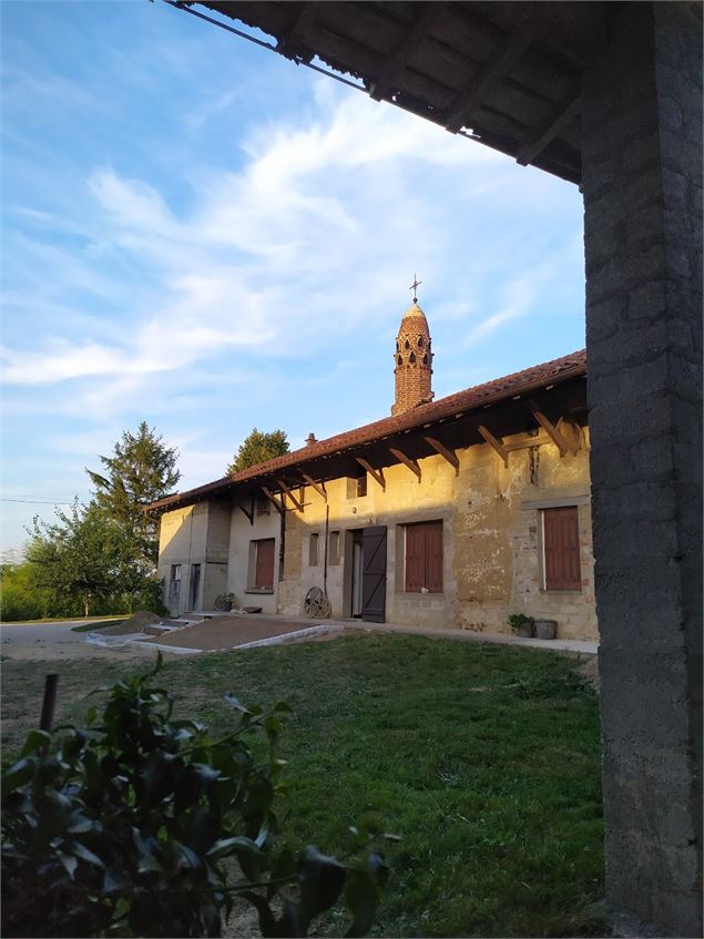 Cour intérieure de la Ferme du Tiret - ©Julien Dondé