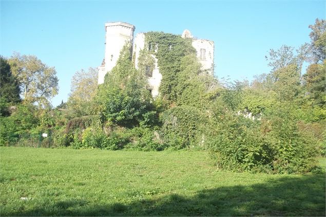Ruines château de Meximieux - Schiavon Martine