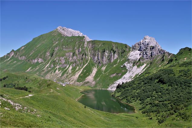 Lac de Lessy - Faucigny Glières Tourisme