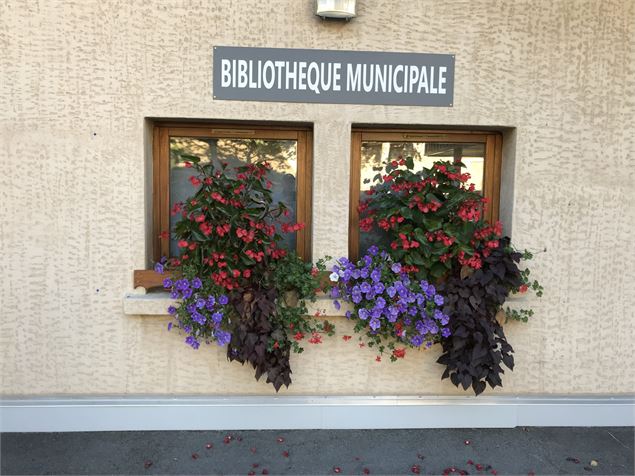 Façade de la Bibliothèque de Jarrier - Mairie de Jarrier