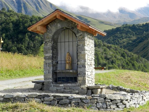 Oratoire de la Praz en été