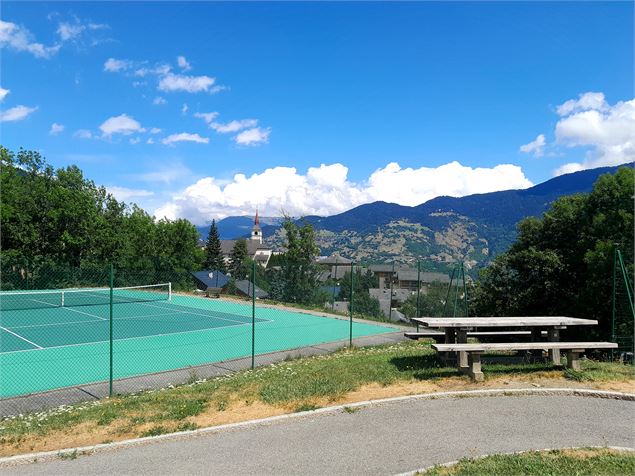 Terrain de tennis aux Allues_Les Allues - Méribel Tourisme d.paillas