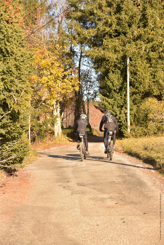 départ des pistes - école de VTT La Féclaz - Massif des Bauges