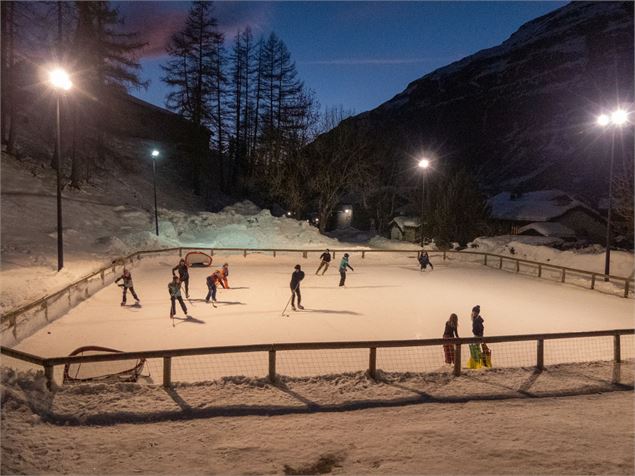 Patinoire naturelle à Bessans - B.Filliol-HMVT