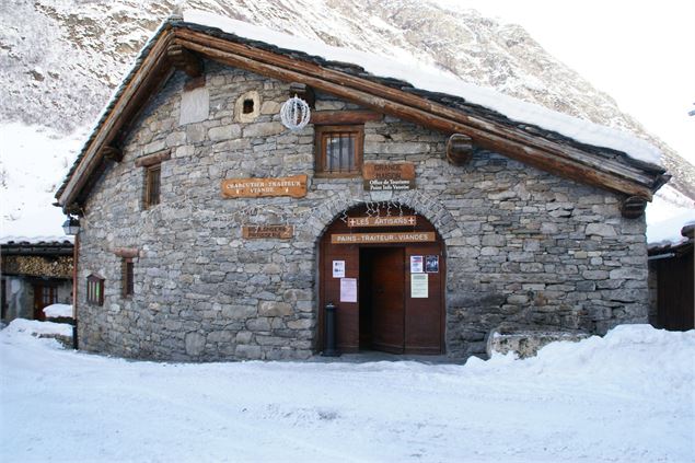 La Grande Maison de Bonneval sur arc, galerie marchande et salle des fêtes - Office de tourisme de H