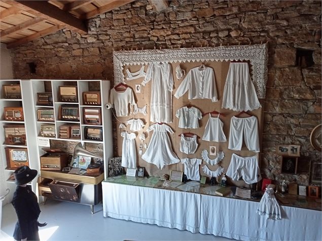 - Musée d'Ambronay