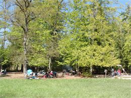 Aire de pique-nique du Parc des Dronières - ©Alter'Alpa Tourisme