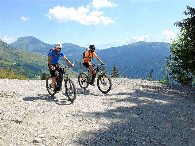 Route des Montagnes - Office de Tourisme du Val d'Arly