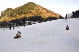 Piste de luge et ski à Abondance accessible à pied depuis le centre du village - Patrick Brault