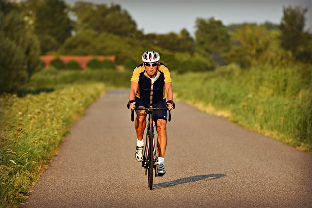 Vélo de route - ©Alter'Alpa Tourisme