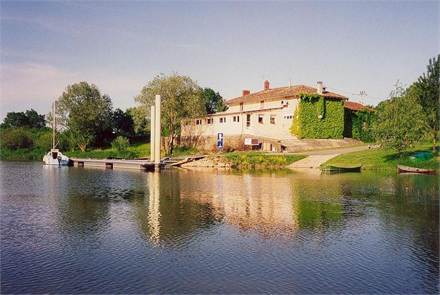 sur la Saône - Office de tourisme du Pays de Bâgé et de Pont-de-Vaux