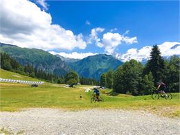 Cyclistes à Passy Plaine Joux - Tous droits réservés