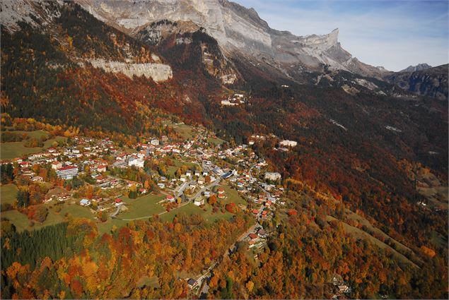 Vue aérienne du Plateau d'Assy - MickyVonWachter