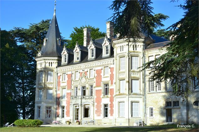 - Chateau de Varambon