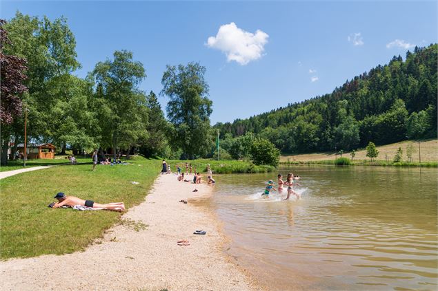 Baignade - HautBugeyTourisme-AgenceArgoJérpomePruniaux