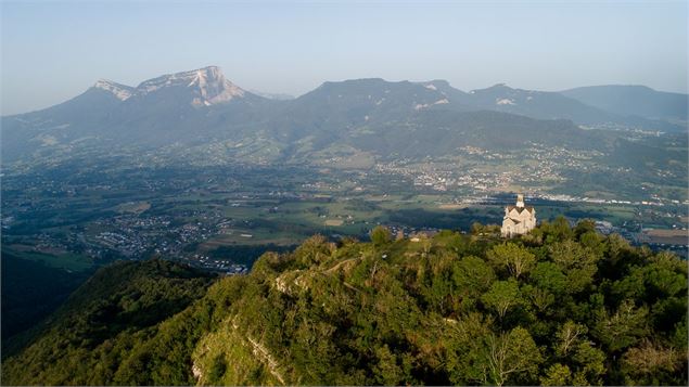 Vue aérienne sur le mont et alentours - Damien Blanchard