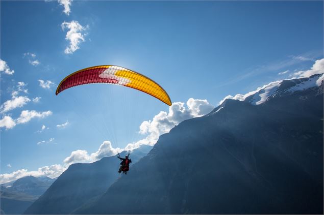 Site d'envol et d'atterrissage parapente - DR. OT Haute Maurienne Vanoise / FRESH INFLUENCE - D. Dur