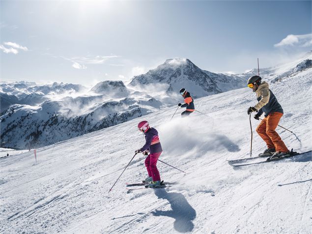 Skieurs sur les pistes d'Aussois - Tristan Shu-OTHMV