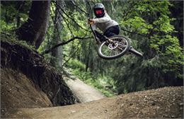 Piste VTT la Serpentine du Bike Park de Châtel - Hanna-Retz- Photography