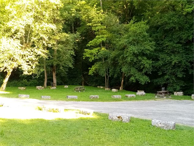 Aire sur l'axe routier Yenne - Chambéry - OT de Yenne