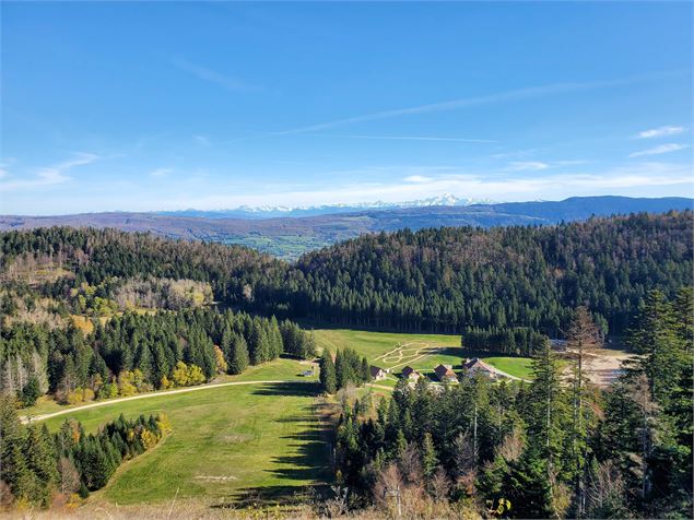 Parcours VTT 64 rouge - Montfalcon - Espace FFC Ain Forestière - C.Kaderabek-Haut Bugey Tourisme