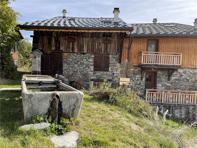 Maisons typiques village de Moranche_Montagny - Nadia Chevassu