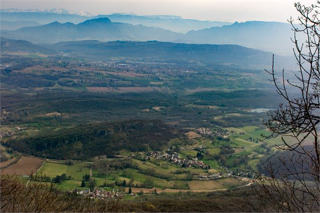 Point de vue col du Perthuis sur la randonnée des crêtes - Marilou Perino / Plaine de l'Ain Tourisme